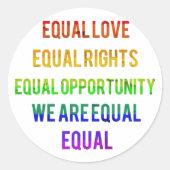 Wir sind gleich! runder aufkleber (Vorderseite)