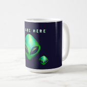 "Wir sind hier" grüner Außerirdischer Kopf Kaffeetasse (VorderseiteRechts)