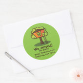 Wir sind in ein Baumhaus umgezogen! Runder Aufkleber (Umschlag)