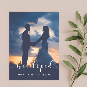 Wir sind mit einer eleganten Ankündigungskarte dur Ankündigung