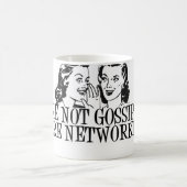Wir sind nicht klatschend wir sind Vernetzung B&W Kaffeetasse (Mittel)