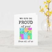 Wir sind so stolz auf Sie, von uns allen, Glückwün Karte (Gelbe Blume)