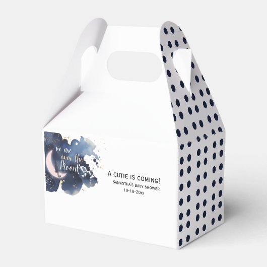 Wir sind über dem Mond, Babydusche blau Geschenkschachtel (Vorderseite)