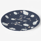 Wir sind über den Mond Thema Babydusche Einladung Pappteller (Schrägansicht)