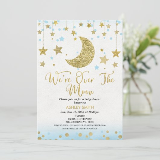 Wir sind über der Mond Boys Babydusche Einladung (Stehend Vorderseite)