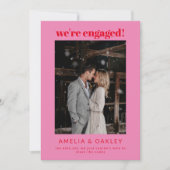 Wir sind Verlobt modernes, helles rosa Rotes Foto Ankündigung (Vorderseite)