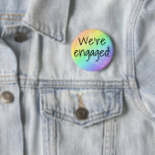 Wir sind verlobt! Regenbogen-Button Button (Beispiel)