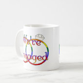Wir sind Verlobte Rainbow-Hochzeitsringe Kaffeetasse (Vorderseite Links)