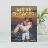 Wir sind Verlobtes Gold Balloons Foto Save The Date (Stehend Vorderseite)