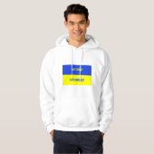 Wir stehen mit dem ukrainischen T - Shirt der Flag (Vorne ganz)