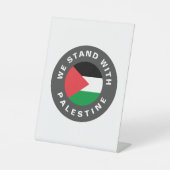 Wir stehen mit Palästina-Flagge mit benutzerdefini Sockelschild (Vorderseite)