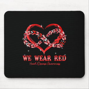 Wir tragen rote Schmetterlinge Herzkrankheiten Mousepad