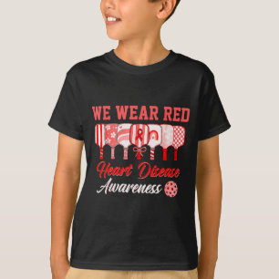 Wir tragen rotes Pickleball Herzkrankheit-Bewussts T-Shirt