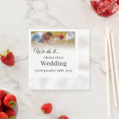 Wir tun es - ein Paar auf der Wiese küssen Serviette (Beispiel)