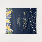 Wir tun es noch | String Lights Wedding Anniversar Wandteppich (Vorderseite (Horizontal))