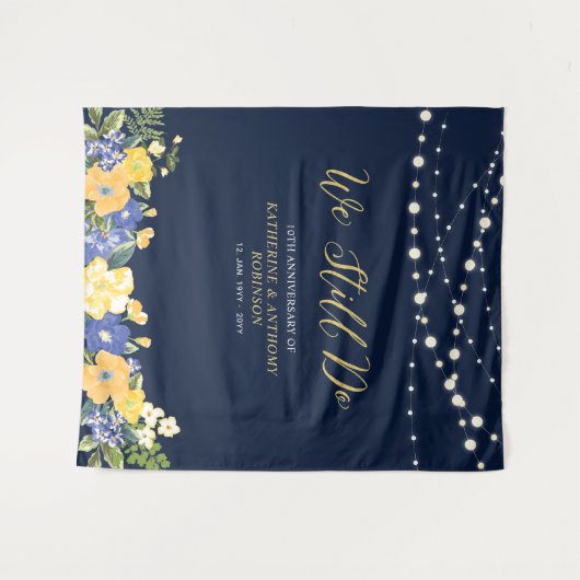 Wir tun es noch | String Lights Wedding Anniversar Wandteppich (Vorderseite (Horizontal))