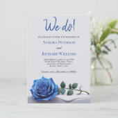 Wir tun es. Romantische Hochzeit der Royal Blue Ro Einladung (Stehend Vorderseite)