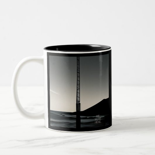 Wir waren hier Titel schwarz zwei Töne Tasse (Links)