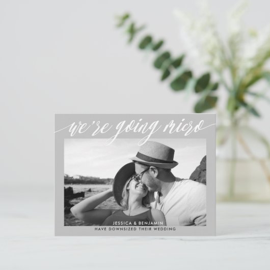 Wir werden Micro | Hochzeitsupdate Ankündigungspostkarte (Stehend Vorderseite)