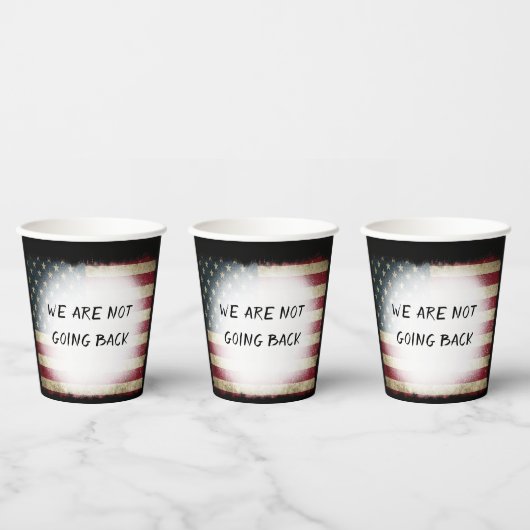 WIR WERDEN NICHT ZURÜCKGEHEN PAPPBECHER (Multi)