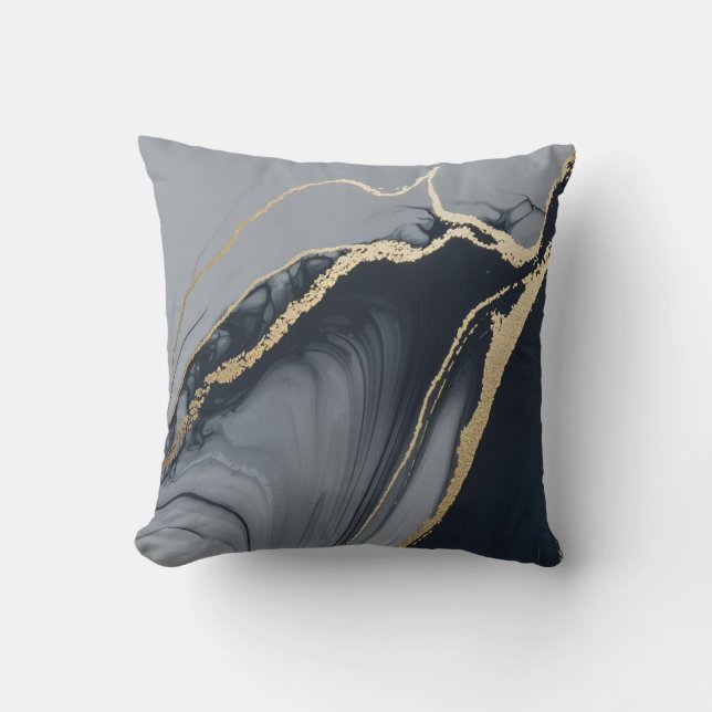 Wirbel aus flüssigem Marmor in Navy und Gold Throw Kissen (Vorderseite)