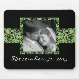 Wirbel aus Grün und Schwarz und Blumen Mousepad