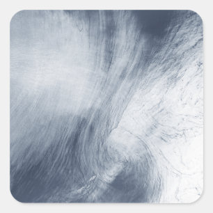 Wirbel einer Riesestrudel-Wolke über dem Meer Quadratischer Aufkleber