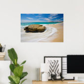 Wirbel mit Meerestide am Strand Poster (Heimbüro)