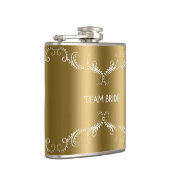 Wirbel mit weißer Blume über Gold Flachmann (Rechts)