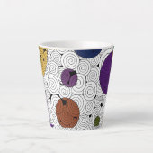 Wirbel und Kreise Latte Tasse (Vorderseite)