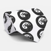 Wirbelförmiger Wellenkreis Krawatte (Gerollt)
