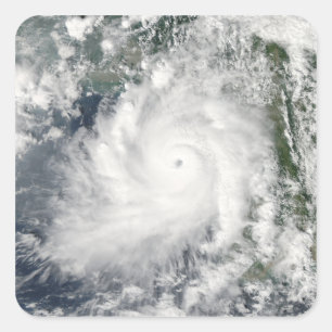 Wirbelsturm Giri Bewegungen an Land über Birma Quadratischer Aufkleber