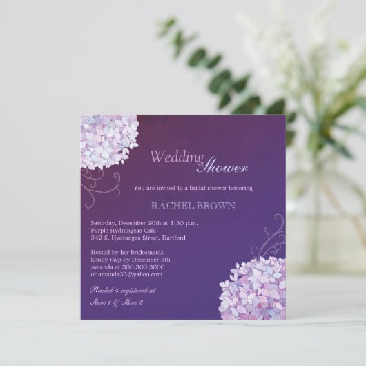 Wirble Hydrangeas Deep Lila Brautparty Einladung (Stehend Vorderseite)