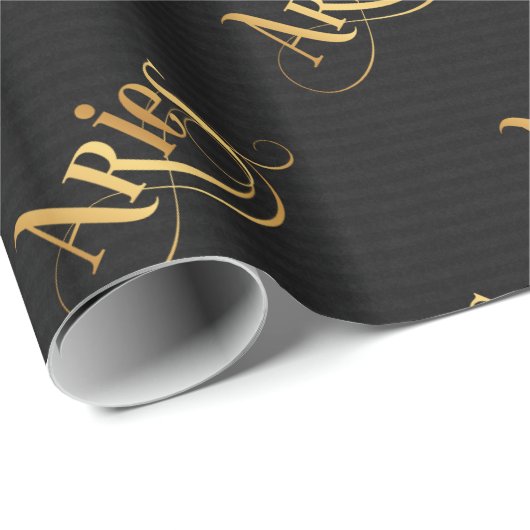 Wirbles Script Zodiac Sign Aries Gold auf Schwarz Geschenkpapier (Rolleneckpunkt)