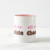 Wird für schokoladenlustigen Spaß arbeiten Zweifarbige Tasse (Mittel)