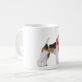 Wire Fox Terrier in einem Scarf Kaffeetasse (Vorderseite Links)