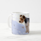 Wire Fox Terrier lässt es Weihnachten schnee Kaffeetasse (Vorderseite Links)