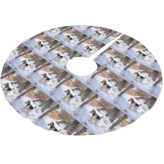 Wire Fox Terrier lässt es Weihnachten schnee Polyester Weihnachtsbaumdecke (Schrägansicht)