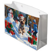 Wire Fox Terrier Running Snow mit Weihnachtshut Große Geschenktüte