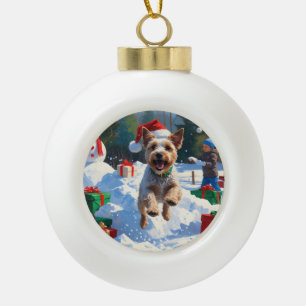 Wire Fox Terrier Running Snow mit Weihnachtshut Keramik Kugel-Ornament