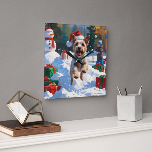 Wire Fox Terrier Running Snow mit Weihnachtshut Quadratische Wanduhr (Büro)
