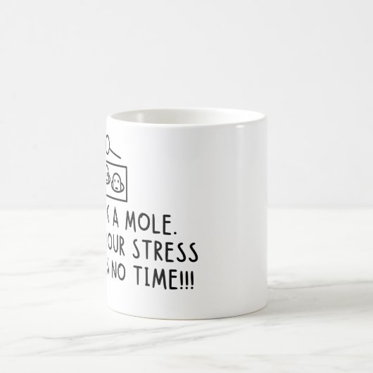 Wirf einen Maulwurf. Wirf deinen Stress in kürzest Kaffeetasse (Mittel)
