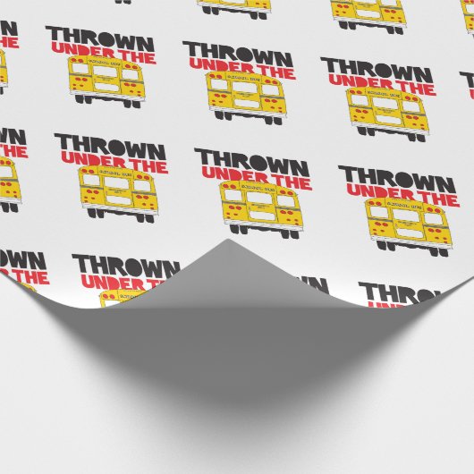 Wirf unter den Bus Gelben Schulbus lustiges Zitat Geschenkpapier (Ecke)