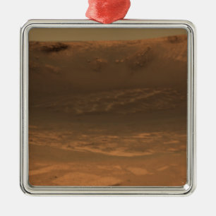 Wirken Sie Krater Ausdauer auf der Oberfläche von Silbernes Ornament