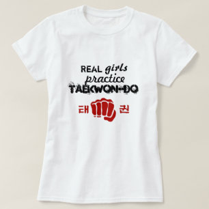 Wirkliche Mädchen-Praxis Taekwondo T-Shirt