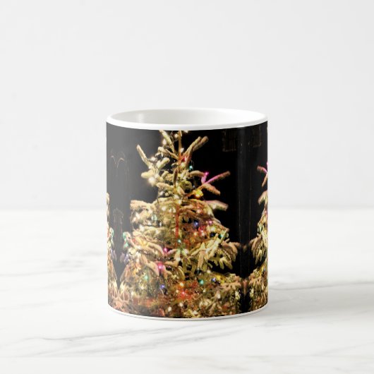Wirklicher Baum-wirklicher Schnee-wirkliches Kaffeetasse (Mittel)