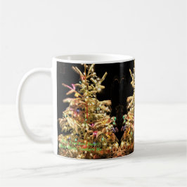 Wirklicher Baum-wirklicher Schnee-wirkliches Kaffeetasse