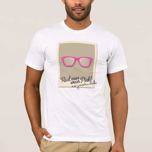 Wirklicher Mann-Abnutzungs-Rosa-T - Shirt (Vorderseite)