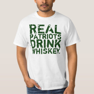 Wirklicher Patriot-Getränk-Whisky T T-Shirt