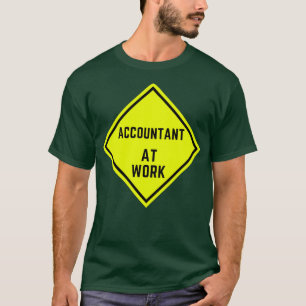 Wirtschaftsprüfer bei der Arbeit Vorsichtshinweis T-Shirt